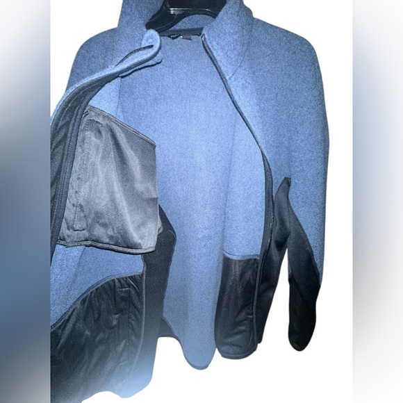 Port Authority Pro Fleece Full Zip Jacket. Size Large. - Picture 4 of 6